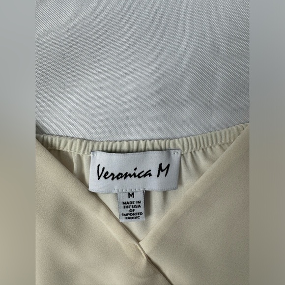 VERONICA M CREAM TANK TOP SIZE M - Picture 2 of 4